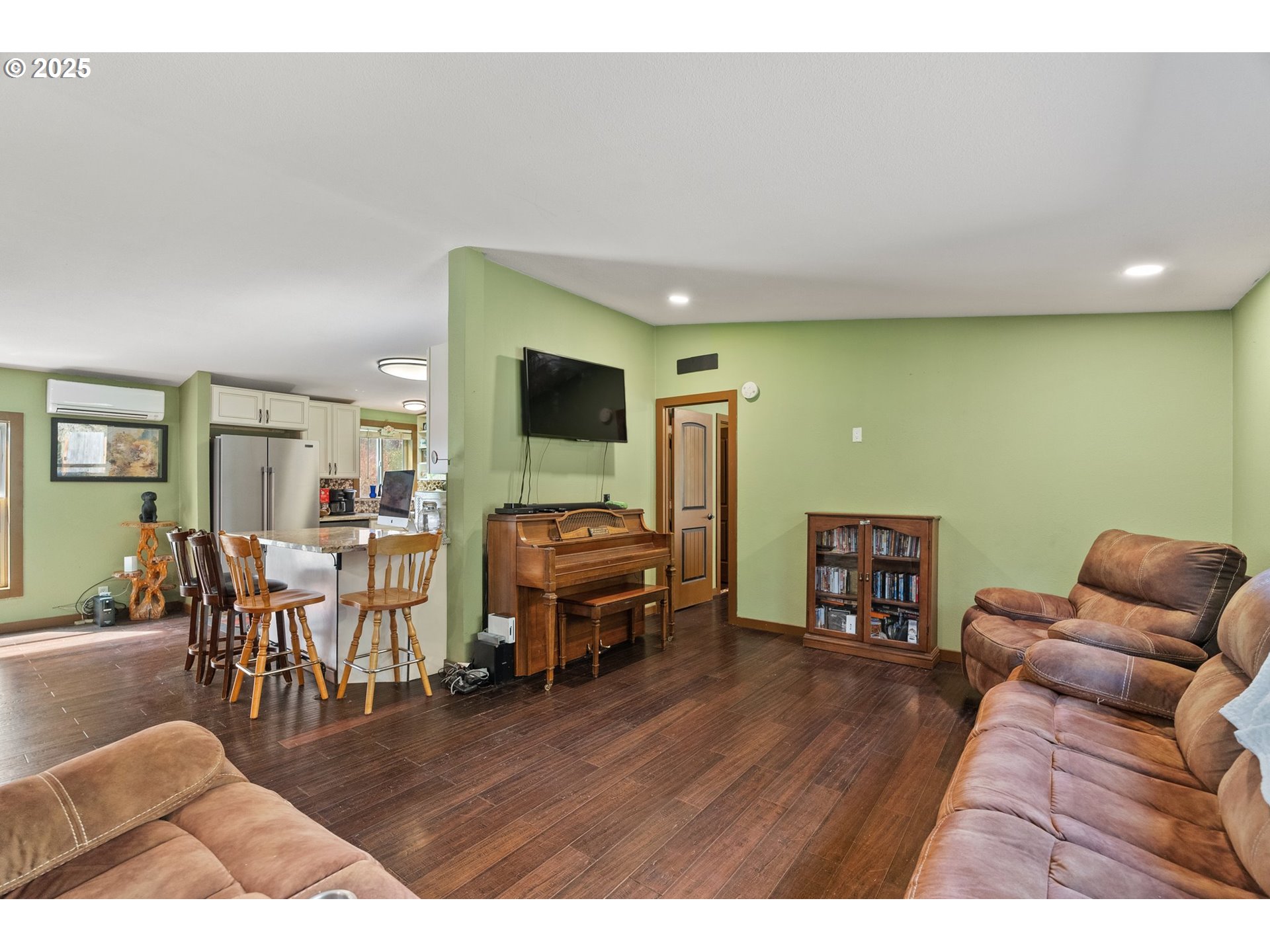 31367 Cedar Creek Road Cottage Grove, OR 97424 - Photo 6 of 48 Gallery Image 6