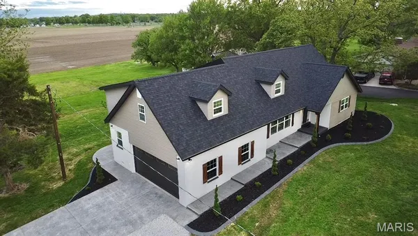 $599,000 | 13102 Trestle Road, Highland, IL 62249