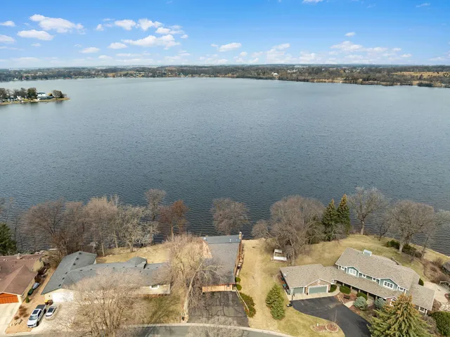 $800,000 | 2680 South Shore Drive, Prior Lake, MN 55372