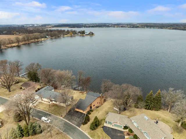 $800,000 | 2680 South Shore Drive, Prior Lake, MN 55372