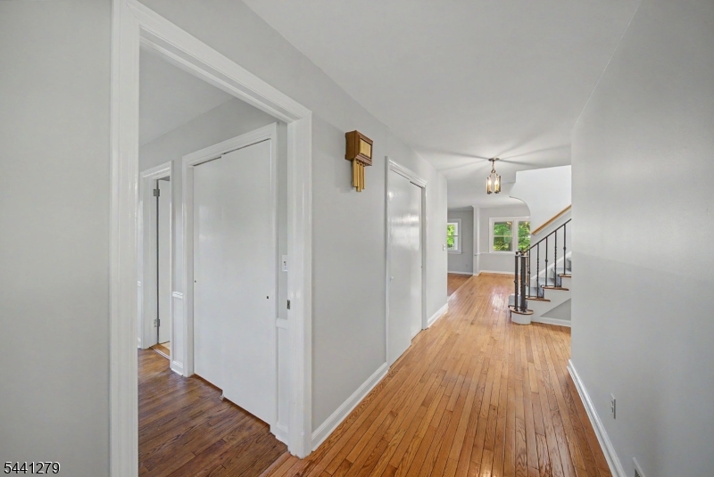 44 Glen Road Mountain Lakes, NJ 07046 - Photo 8 of 45