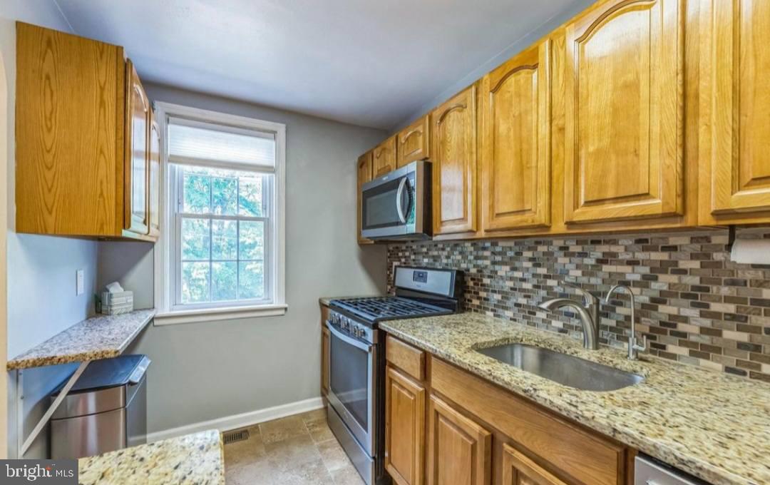 2864 Cushing Road Camden, NJ 08104 - Photo 11 of 26