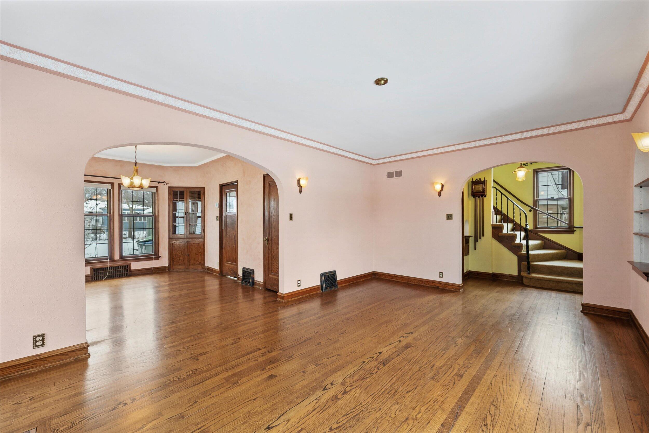 402 North 74th Street Milwaukee, WI 53213 - Photo 6 of 54 Living Room