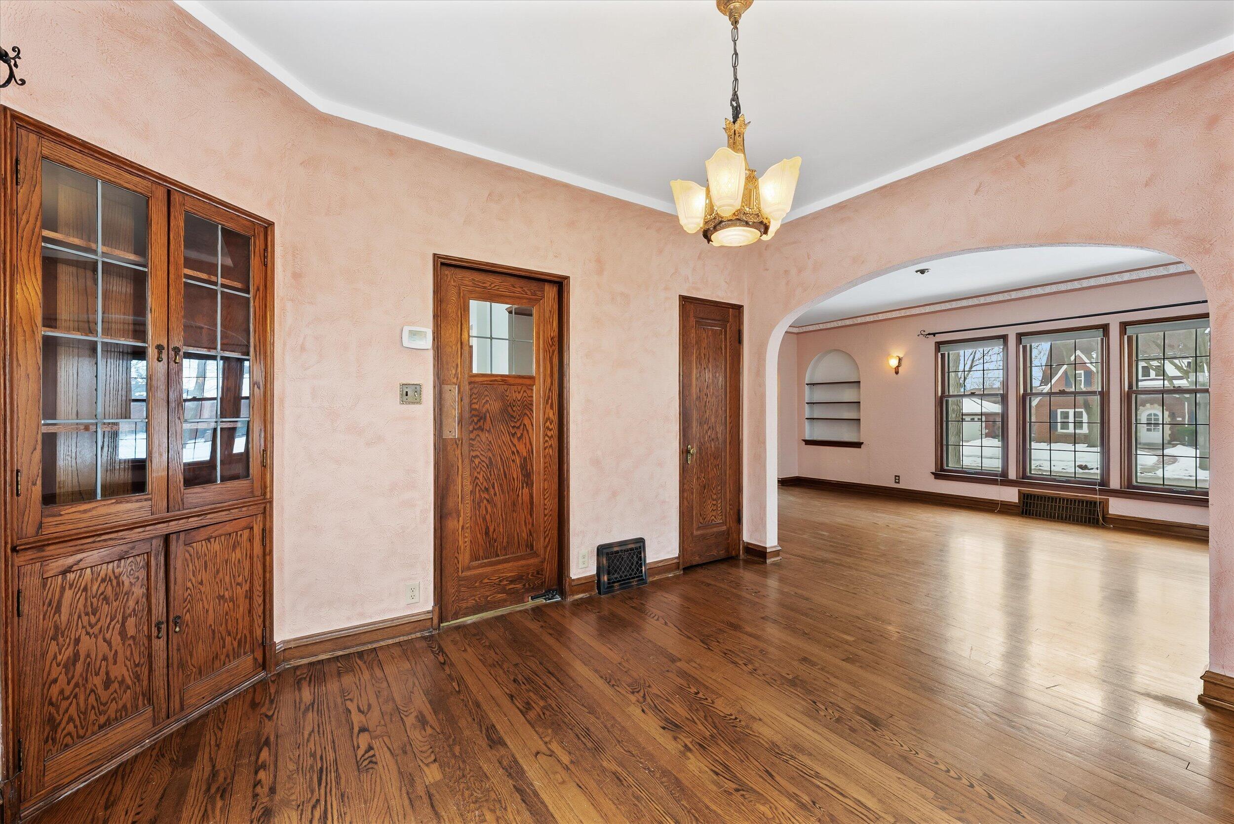 402 North 74th Street Milwaukee, WI 53213 - Photo 11 of 54 Dining Room