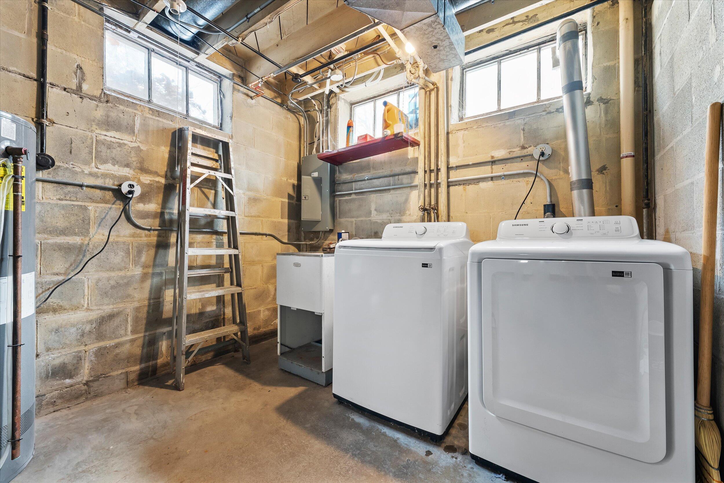 402 North 74th Street Milwaukee, WI 53213 - Photo 38 of 54 Laundry