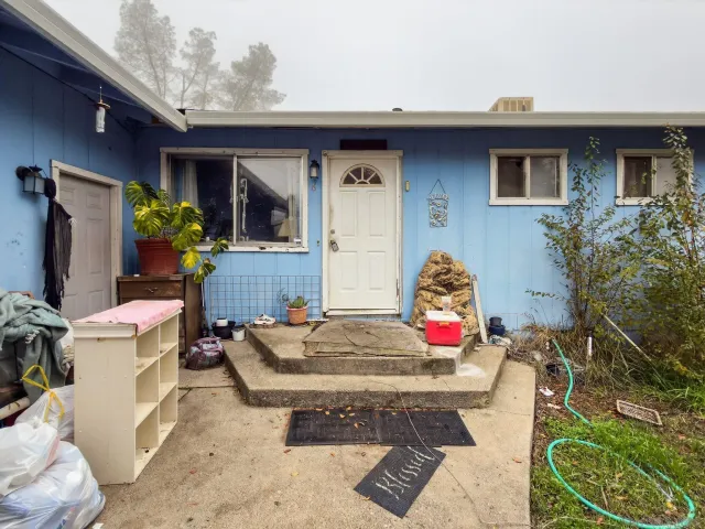 a living room filled with furniture