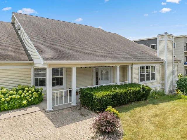 $350,000 | 1902 Huntington Park Drive, Unit 1902, Reedsburg, WI 53959