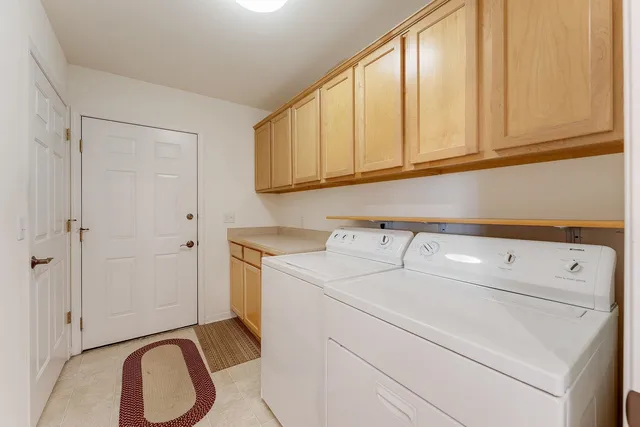 $350,000 | 1902 Huntington Park Drive, Unit 1902, Reedsburg, WI 53959