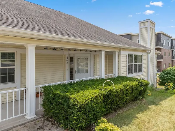 $340,000 | 1902 Huntington Park Drive, Unit 1902, Reedsburg, WI 53959