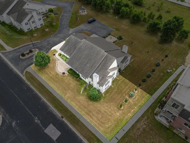 $350,000 | 1902 Huntington Park Drive, Unit 1902, Reedsburg, WI 53959