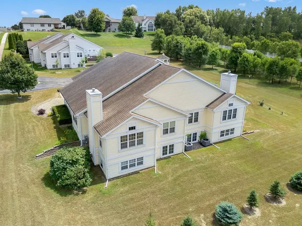 $340,000 | 1902 Huntington Park Drive, Unit 1902, Reedsburg, WI 53959