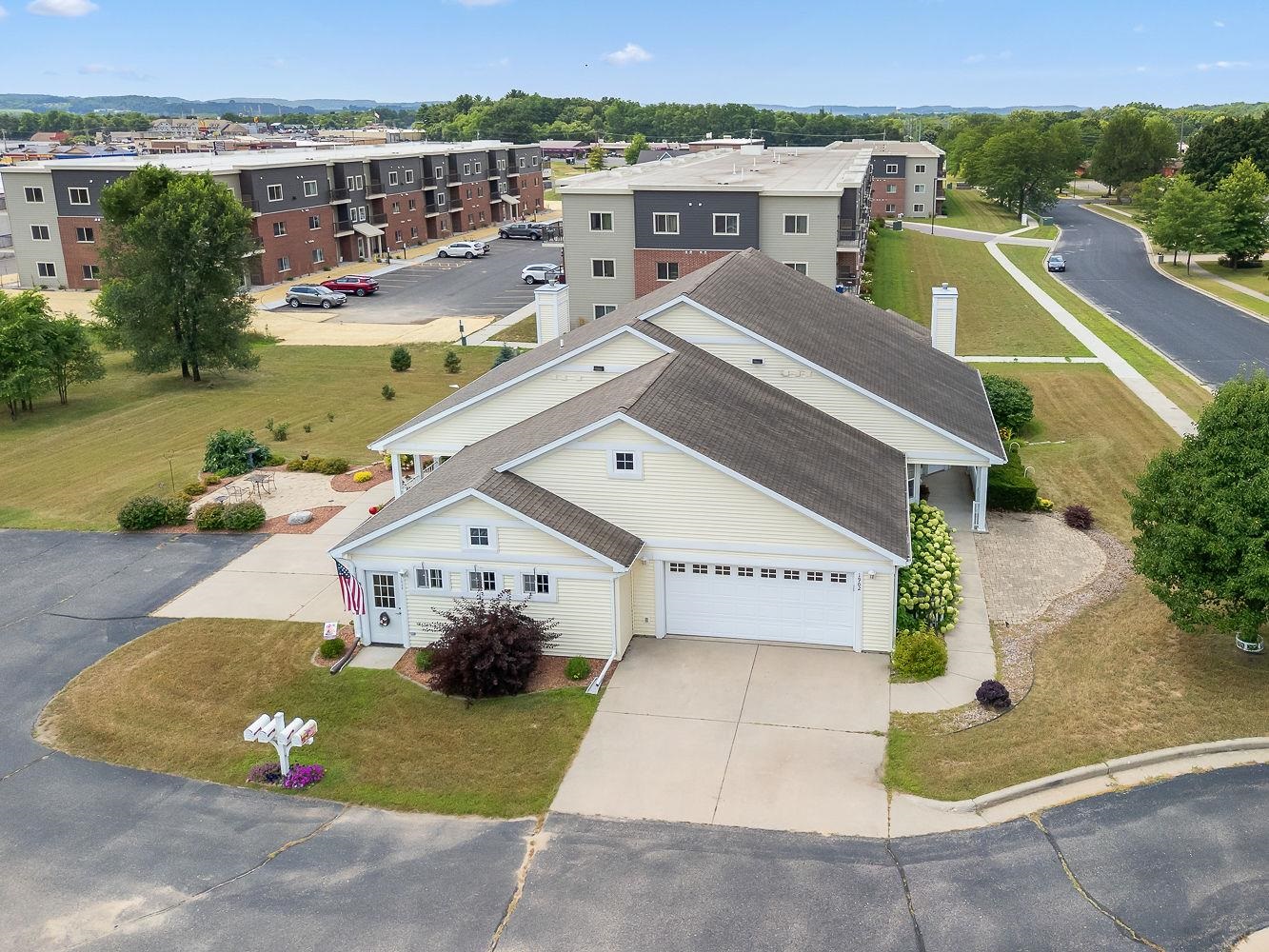 1902 Huntington Park Drive, Unit 1902 Reedsburg, WI 53959 - Photo 7 of 55