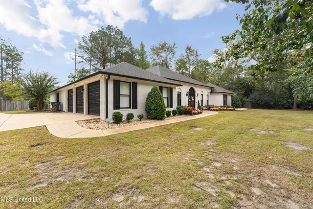 $774,900 | 49 Canebrake Boulevard, Hattiesburg, MS 39402