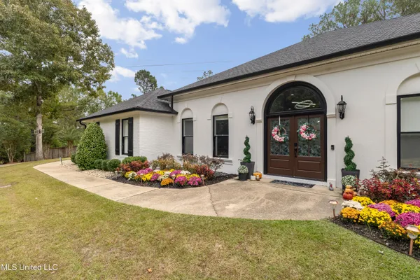 $739,900 | 49 Canebrake Boulevard, Hattiesburg, MS 39402