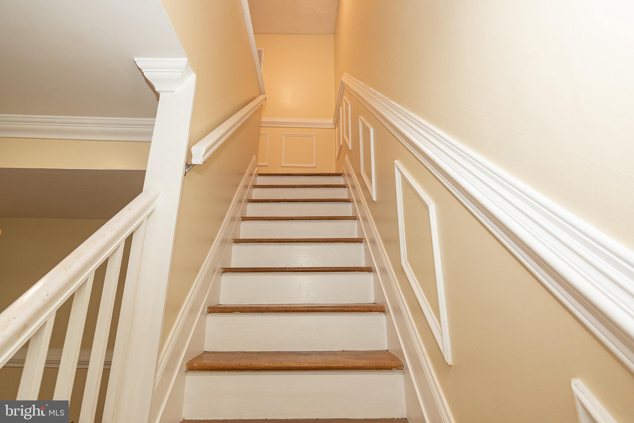 9406 Taney Road Manassas, VA 20110 - Photo 18 of 44 Upper Stairs