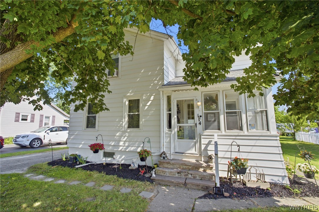 114 Pleasant Street Ridgeway, NY 14103 - Photo 2 of 32
