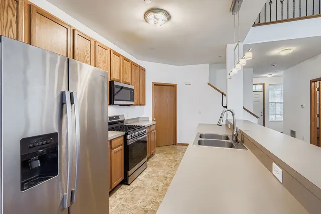 $299,500 | 4579 Half Moon Drive, Unit A, Yorkville, IL 60560