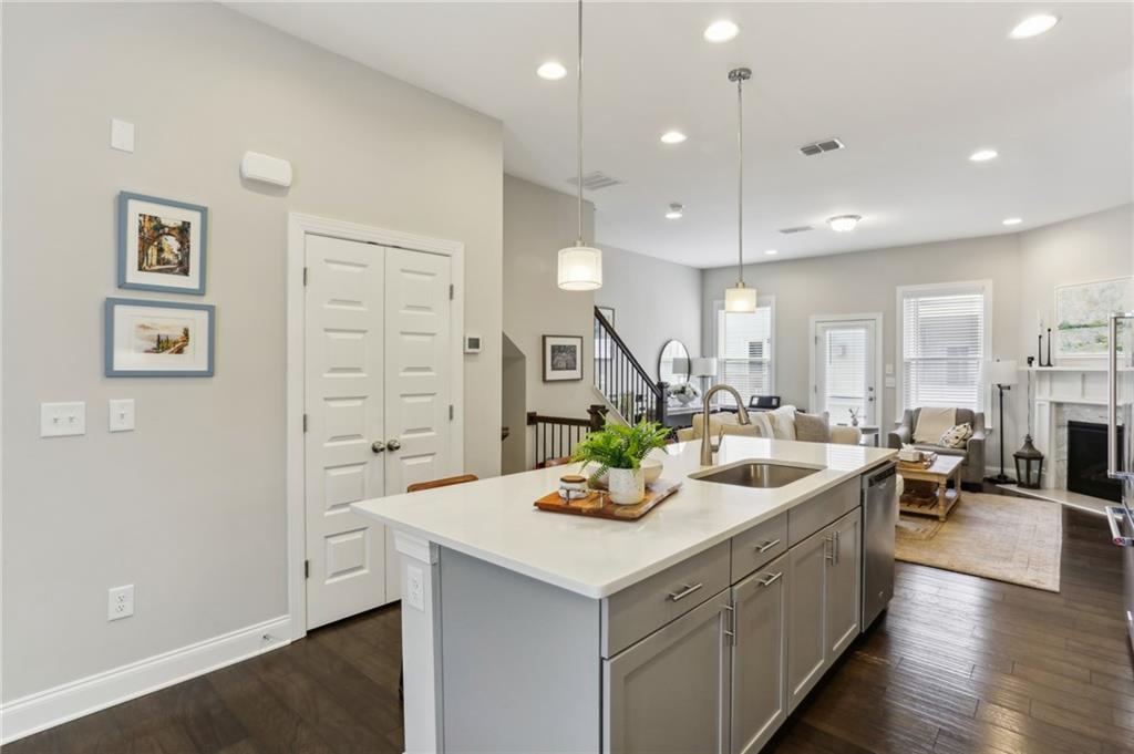 2032 Manchester Street Northeast Atlanta, GA 30324 - Photo 11 of 47