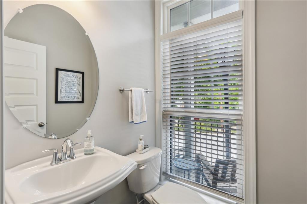 2032 Manchester Street Northeast Atlanta, GA 30324 - Photo 6 of 47