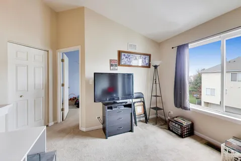 $274,900 | 1276 Shamrock Lane, Pingree Grove, IL 60140