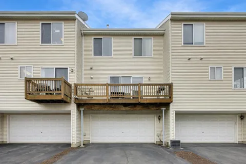 $274,900 | 1276 Shamrock Lane, Pingree Grove, IL 60140