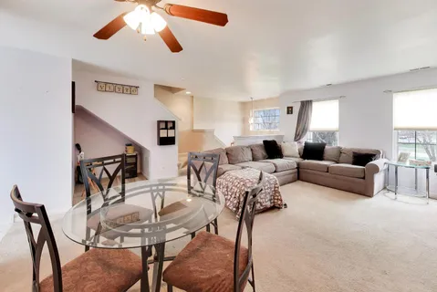 $274,900 | 1276 Shamrock Lane, Pingree Grove, IL 60140