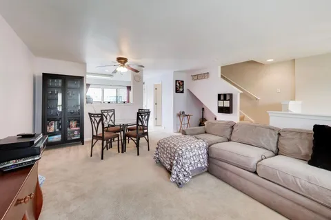 $274,900 | 1276 Shamrock Lane, Pingree Grove, IL 60140