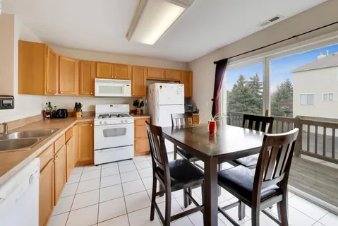 $274,900 | 1276 Shamrock Lane, Pingree Grove, IL 60140