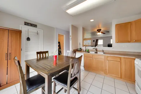 $274,900 | 1276 Shamrock Lane, Pingree Grove, IL 60140