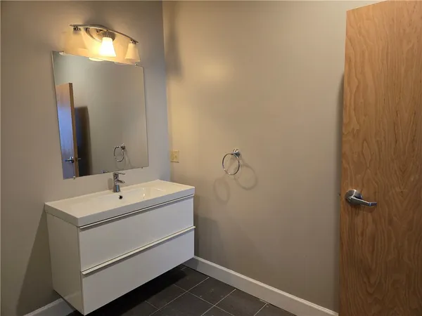 $2,200 | 320 East Avenue, Unit 200, Rochester, NY 14607
