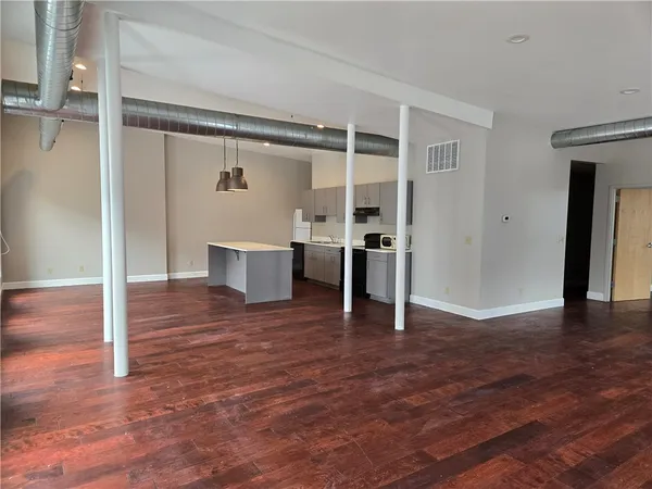 $2,200 | 320 East Avenue, Unit 200, Rochester, NY 14607