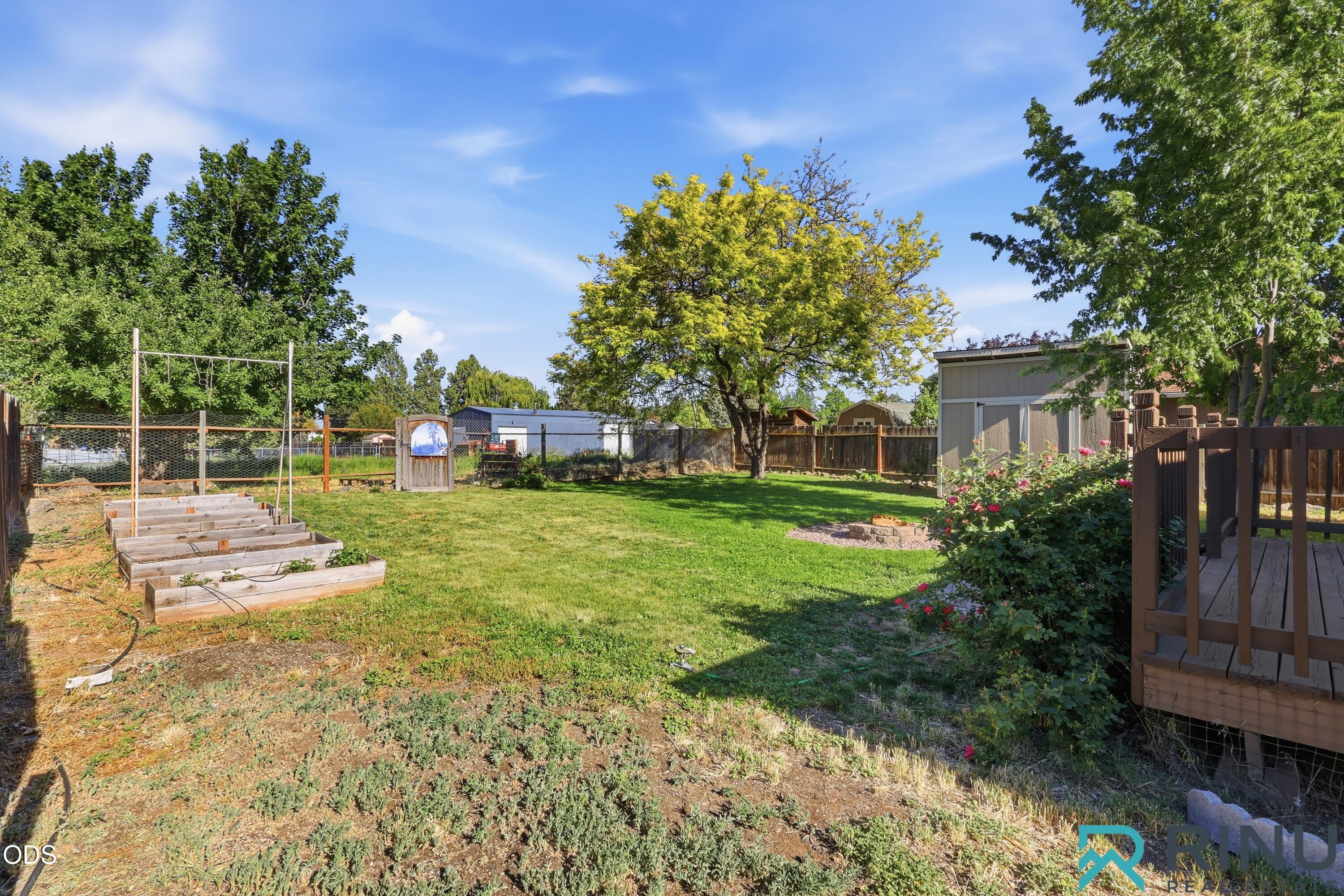 1810 Southwest 27th Street Redmond, OR 97756 - Photo 36 of 53