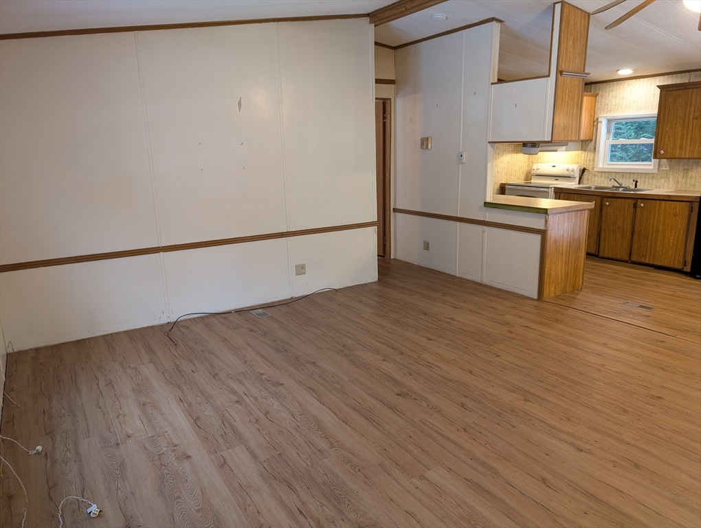 53 Earl Athol, MA 01331 - Photo 3 of 18