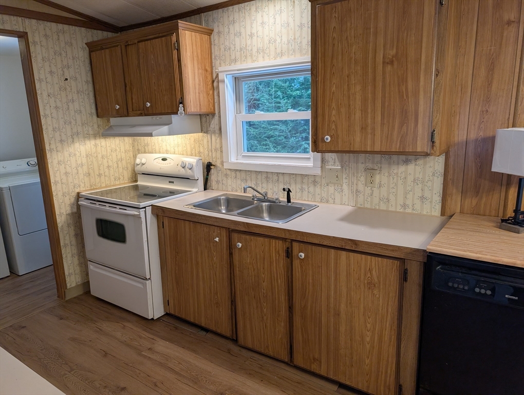 53 Earl Athol, MA 01331 - Photo 5 of 18