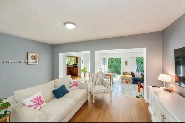 $5,300 | 819 Capri Street, Coral Gables, FL 33134