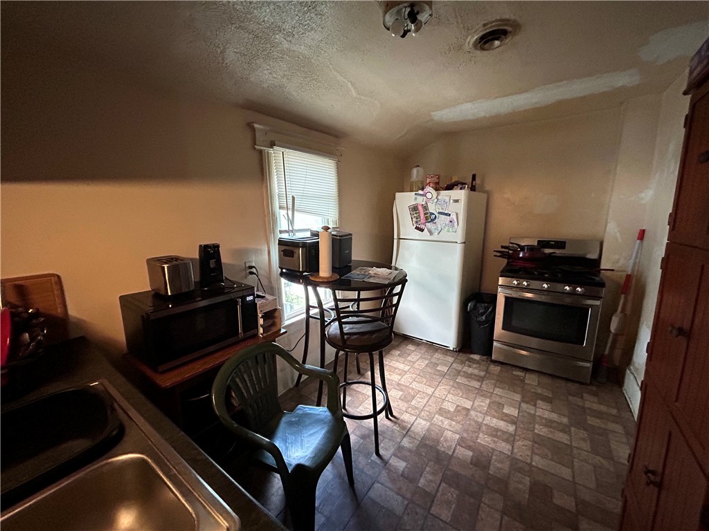 71 Ontario Street Rochester, NY 14605 - Photo 10 of 15