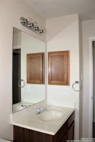 $1,695 | 625 Meadow Arbor Lane, Universal City, TX 78148