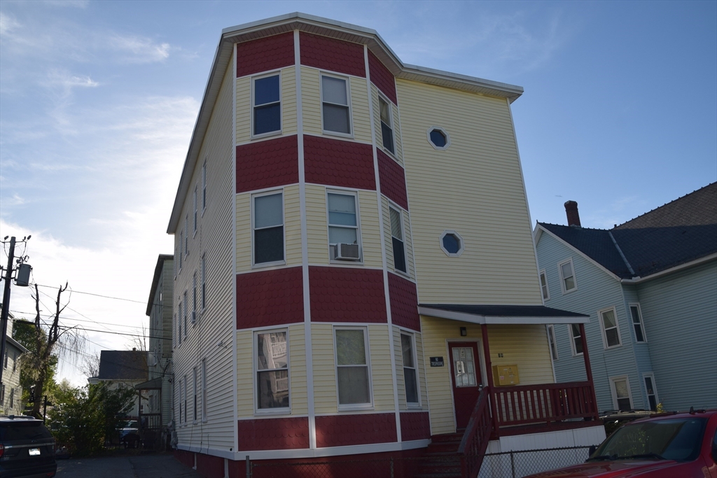 14 Mendon Street Worcester, MA 01604 - Photo 1 of 17 a front view of a building