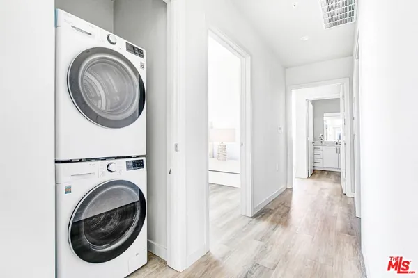 $3,175 | 2847 Leeward Avenue, Unit 206, Los Angeles, CA 90005