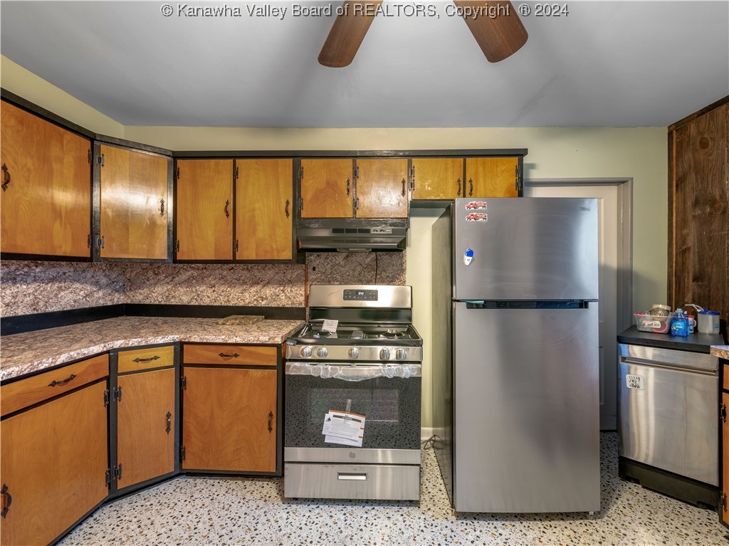 19435 Winfield Road Fraziers Bottom, WV 25082 - Photo 32 of 41 Gallery Image 32