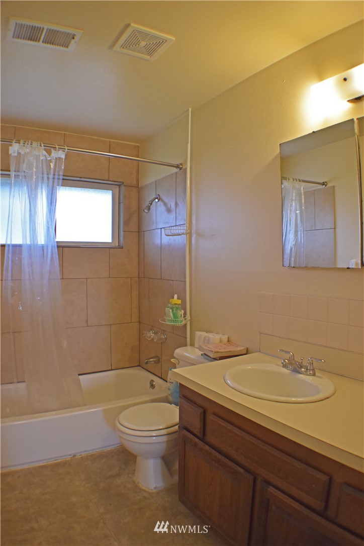 11645 Southeast 170th Place Renton, WA 98058 - Photo 9 of 11