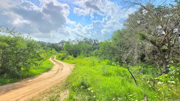 $749,000 | 289 Zigmond Road, Poteet, TX 78065