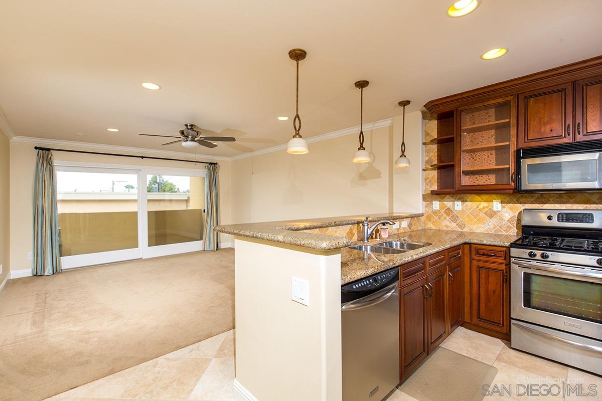 7411 Herschel Avenue La Jolla, CA 92037 - Photo 5 of 24