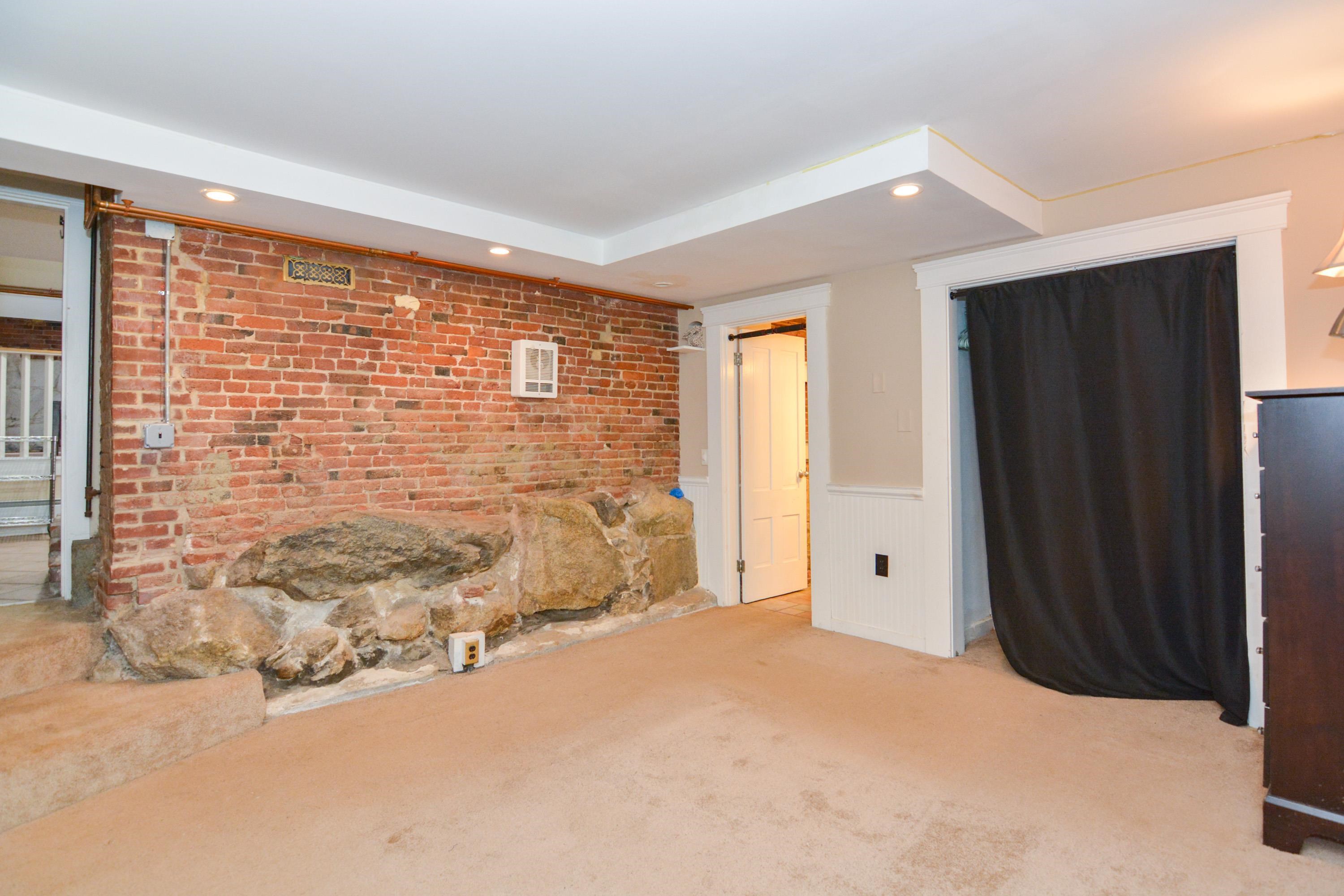 125 West Merrimack Street, Unit 2 Manchester, NH 03101 - Photo 13 of 36