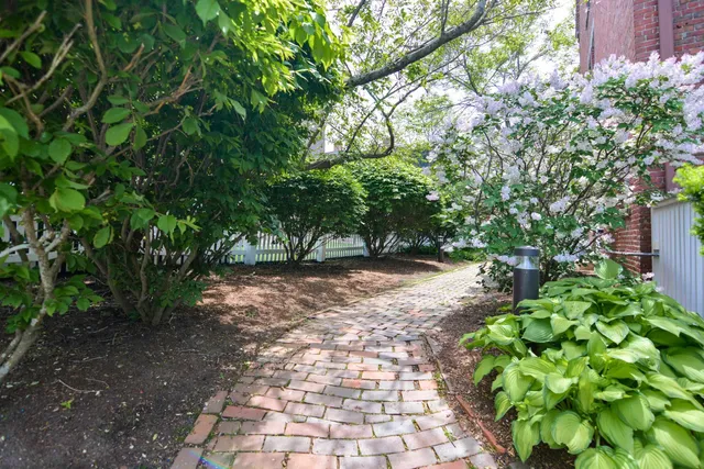 $360,000 | 125 West Merrimack Street, Unit 2, Manchester, NH 03101