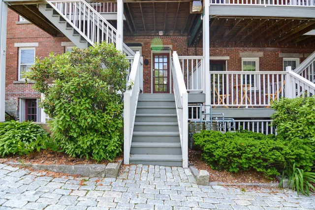 $360,000 | 125 West Merrimack Street, Unit 2, Manchester, NH 03101