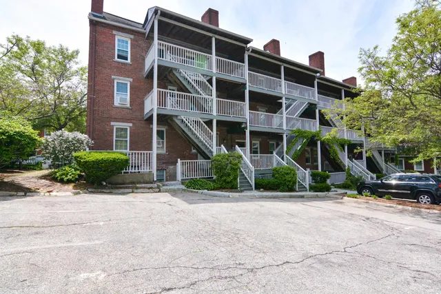 $360,000 | 125 West Merrimack Street, Unit 2, Manchester, NH 03101