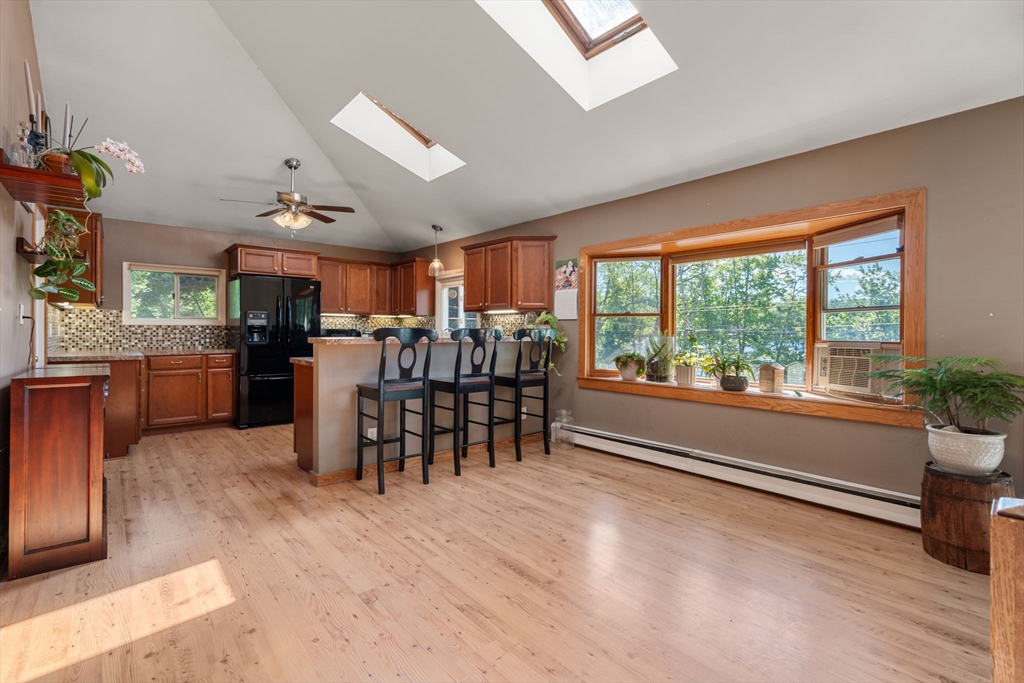 10 Hopkinton Road Upton, MA 01568 - Photo 3 of 31