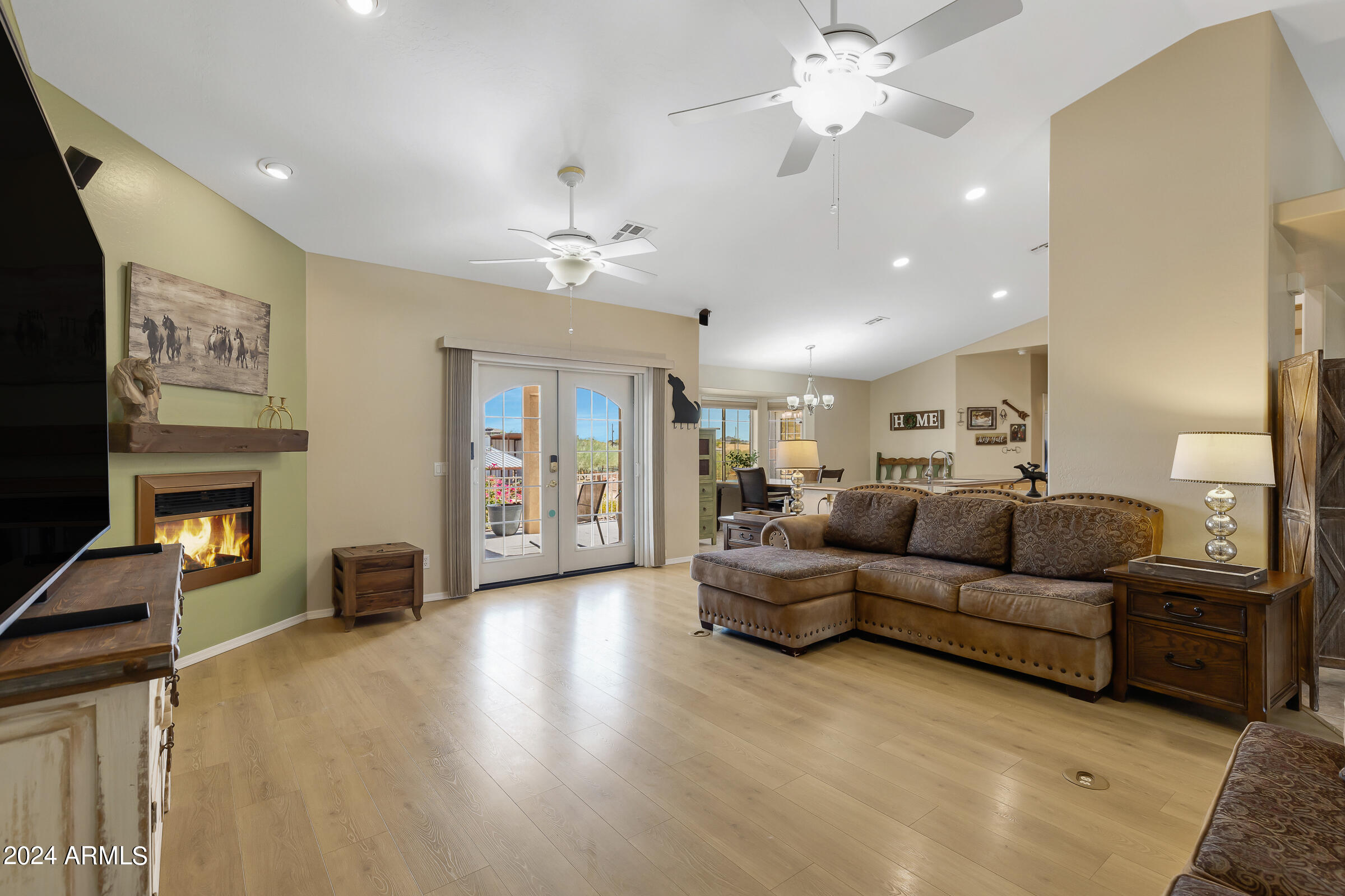 77 South Arroya Road Apache Junction, AZ 85119 - Photo 23 of 81 77 S Arroya Rd-19