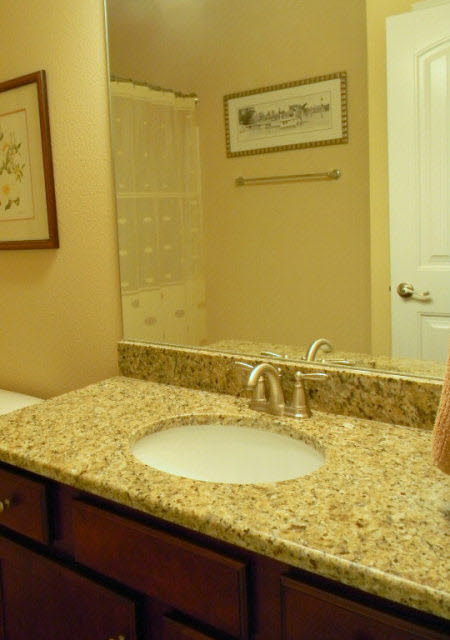 147 Hawthorne Circle Fairhope, AL 36532 - Photo 22 of 38 The guest bathroom